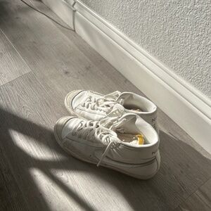 White, Nike, sport shoes, high tops, used, good condition, minimal wear on tread